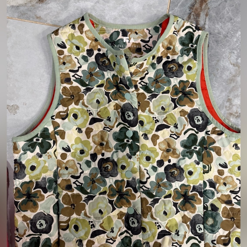 Free Assembly 
Yellow and Green Sleeveless Boxy Tank Top with Mandarin Collar